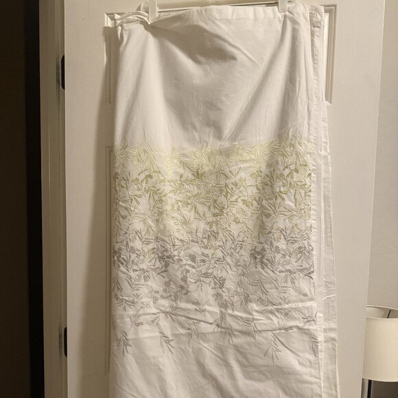 Margaret Muir Queen White Duvet Cover and Shams Set - Picture 2 of 3